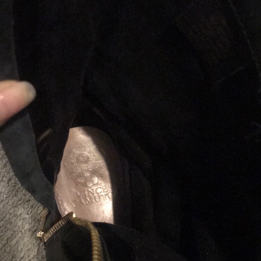 Vince Camuto low black boots - Picture 5 of 6